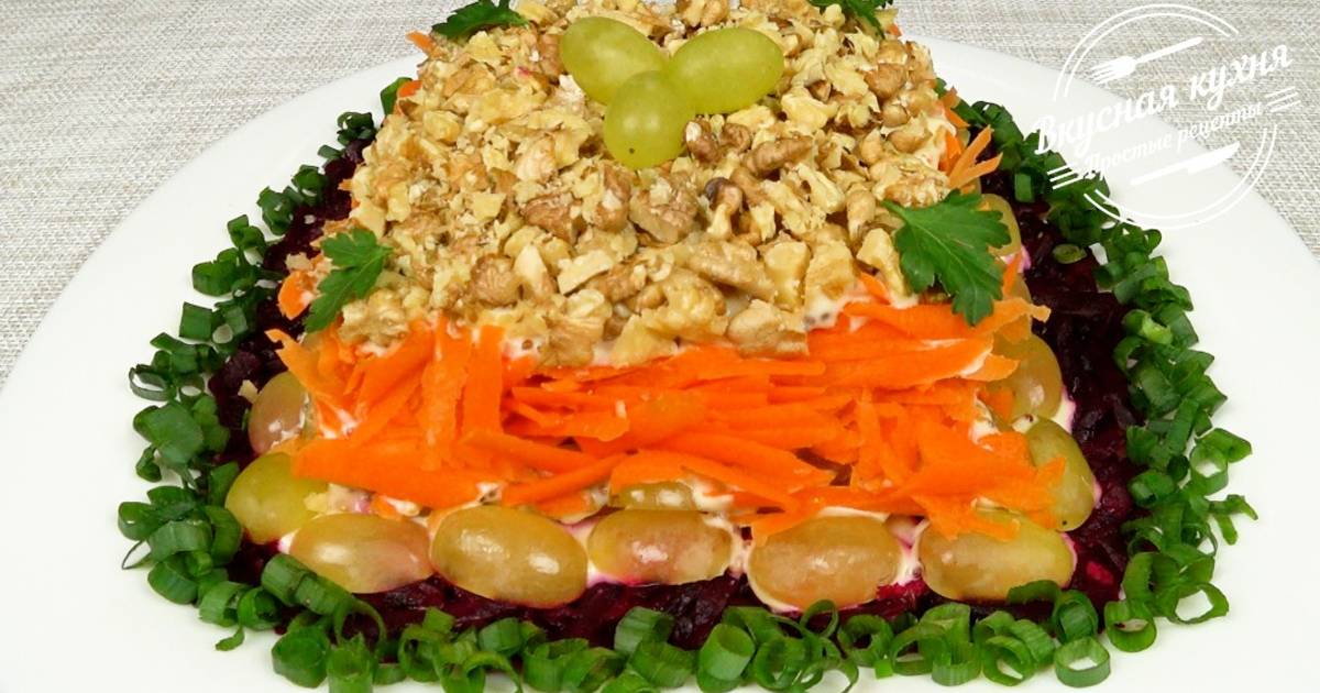 Салат из свеклы с чесноком и грецким орехом