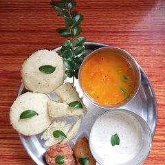 A picture of Idli Vada Sambhar.