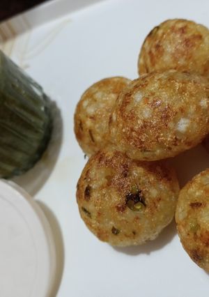 फलाहारी साबूदाना अप्पे (falahari sabudana appe recipe in Hindi) रेसिपी मुख्य फोटो
