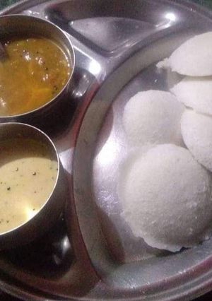 A picture of Idli sambar.
