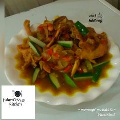 Chicken pepper soup with cucumber by s@lma ful@rny.. A picture of Chicken pepper soup with cucumber by s@lma ful@rny...