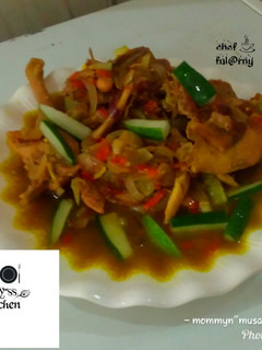 A picture of Chicken pepper soup with cucumber by s@lma ful@rny...