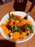 Ensalada de calabaza, rúcula, legumbres... 🤘🏻