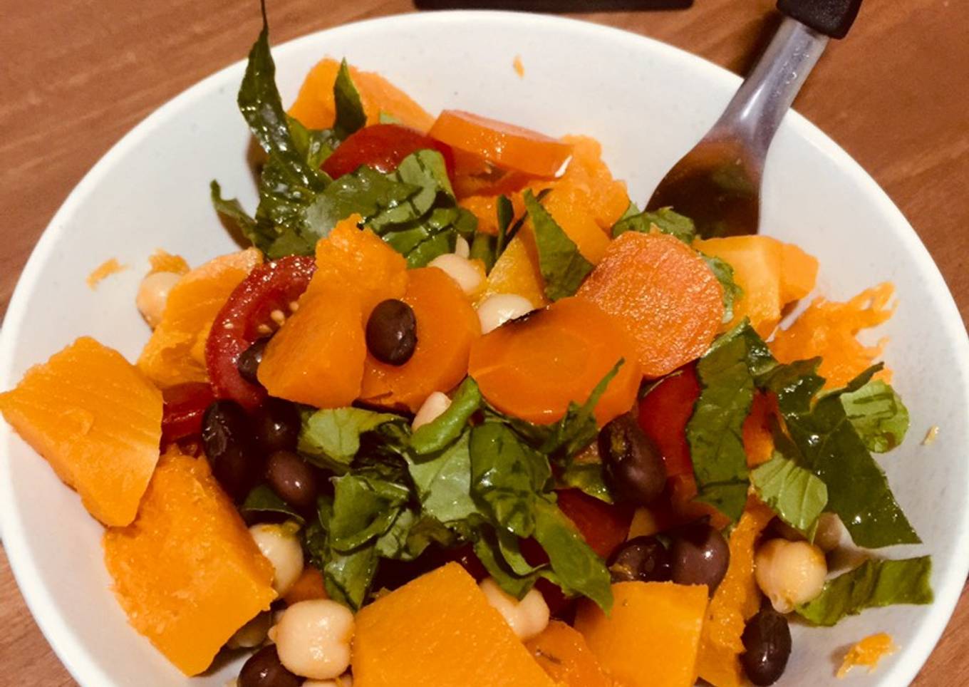 Ensalada de calabaza, rúcula, legumbres... 🤘🏻