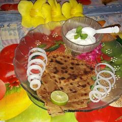 A picture of Alu paratha.