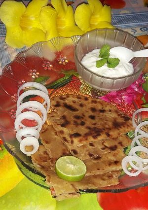 A picture of Alu paratha.