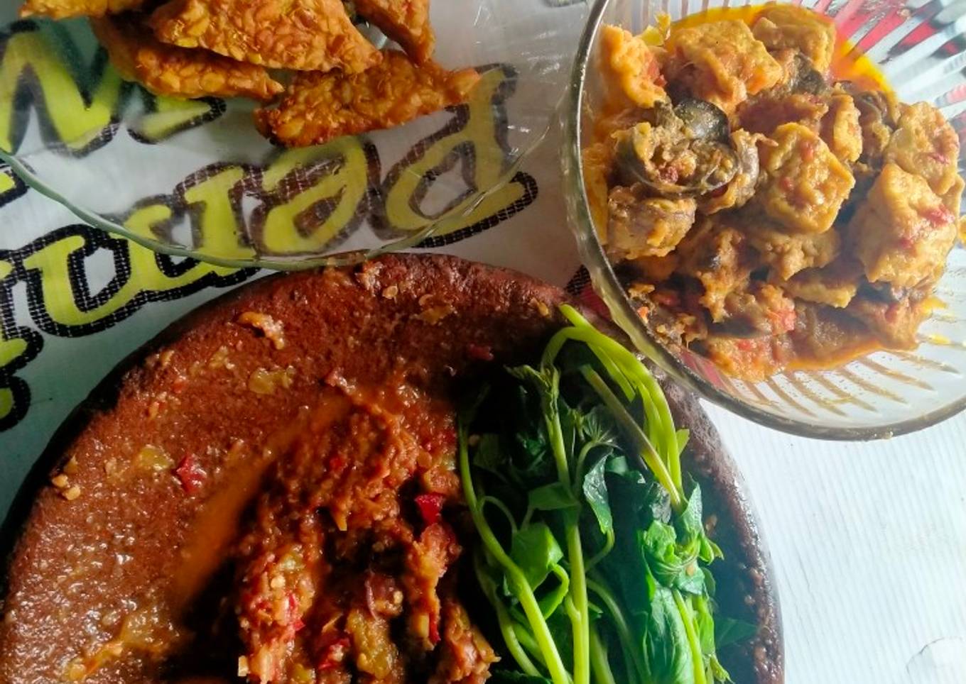 Menu tgl tua(Sambel daun ubi,Tempe gr,Tahu rempelo bumbu Bali)