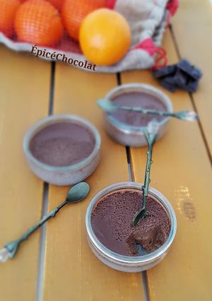 Une photo de Petits pots de crème chocolat orange