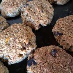Una foto de Galletitas de avena y fruta - Integrales