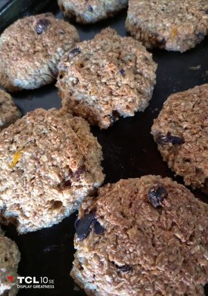Una foto de Galletitas de avena y fruta - Integrales