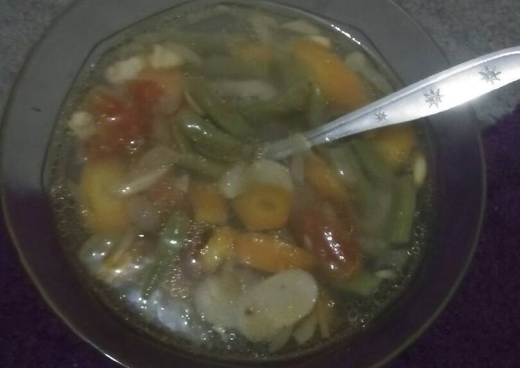 Langkah Mudah untuk Menyiapkan Sayur sop wortel buncis dan sosis ayam Anti Gagal