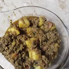 A picture of Aalu qeema.