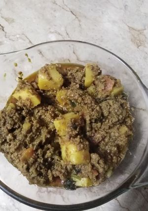 A picture of Aalu qeema.