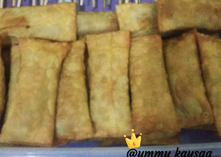 Pangsit isi mie + telur