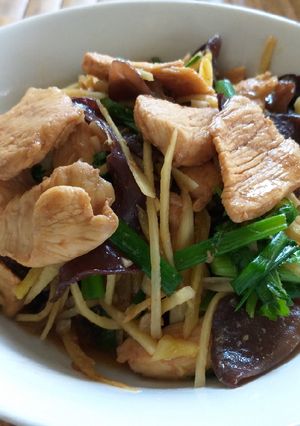 รูปของ ผัดขิงอกไก่ สูตรใส่เหล้าจีน
