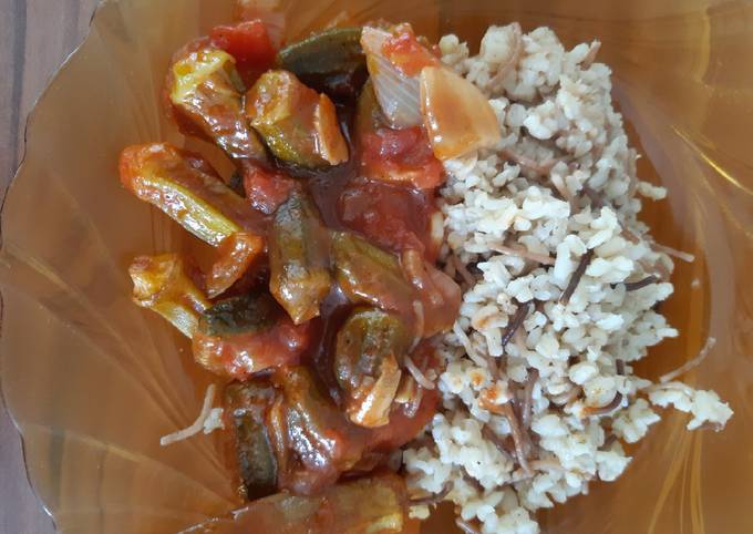 Okraschoten in Tomatensoße Rezept von Katia - Cookpad