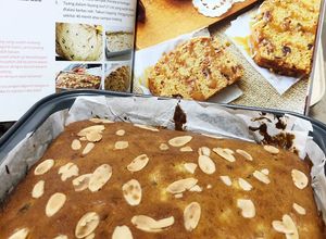 Foto resep Moist Banana Dates Cake, Resep Tintin Rayner