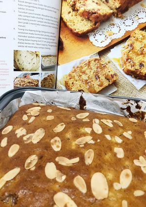 Foto resep Moist Banana Dates Cake, Resep Tintin Rayner