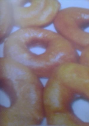 A picture of Glazed donuts.