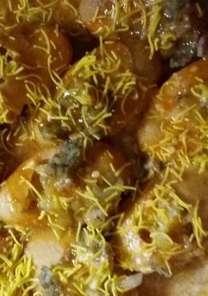 A picture of Stuffed papdi chat.