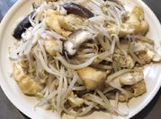 A picture of bean sprouts mushrooms