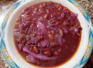 Foto di Zuppa di cavolo viola e fagioli borlotti