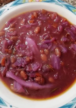 Foto di Zuppa di cavolo viola e fagioli borlotti