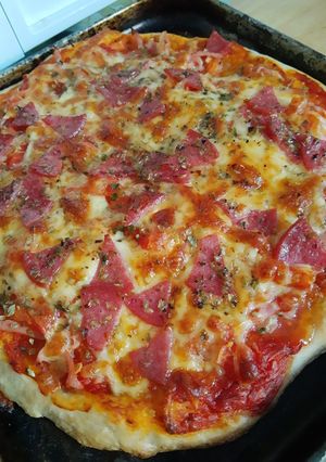 Una foto de Pizza Salame
