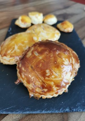 Une photo de Mini galettes des rois aux pommes caramélisées