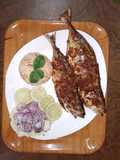 African- indo grilled fish with tomato rice and onion salad 🍅🐟