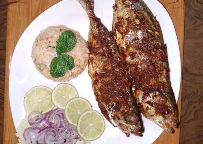 African- indo grilled fish with tomato rice and onion salad 🍅🐟 Recipe ...