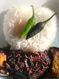 মাছের মাথা দিয়ে লাল শাক(macher matha diye laal saag recipe in Bengali) রেসিপির প্রধান ছবি