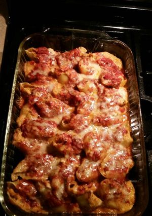 A picture of Stuffed shells.