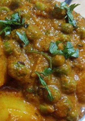 A picture of Potato & Green peas ki Sabji.