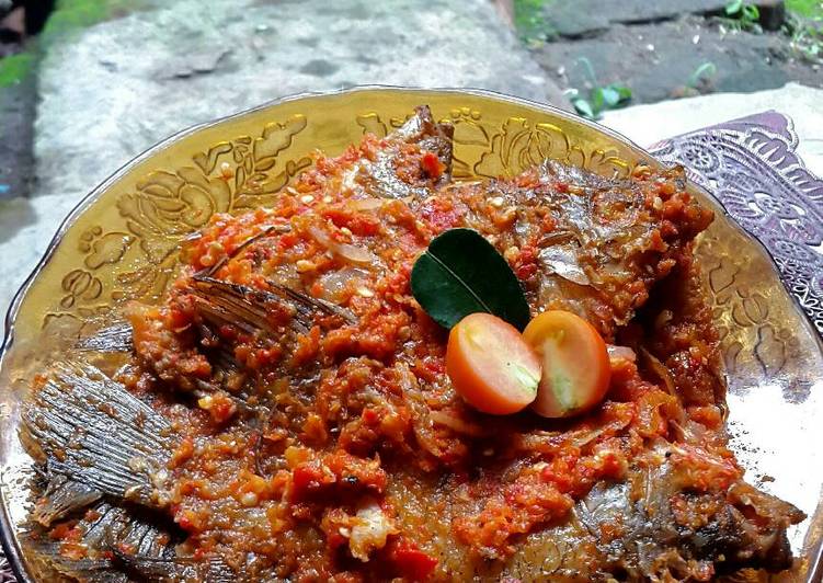 Langkah Mudah untuk memasak Balado ikan mujair yang Enak