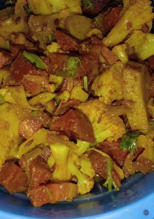 A picture of Aloo Gobhi Gajar Ke Sabzi.