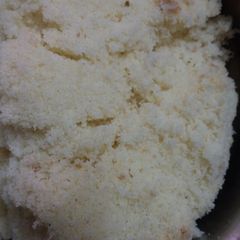 A picture of Vanilla cake sponge.