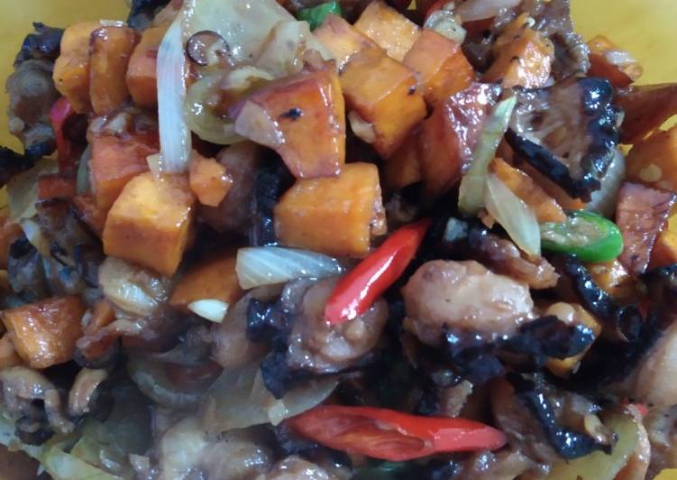 Cara Menyiapkan Gurita Asap Tumis Pedas, Menggugah Selera