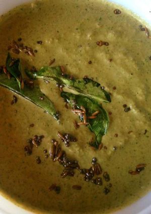 A picture of Green peanut chutney.