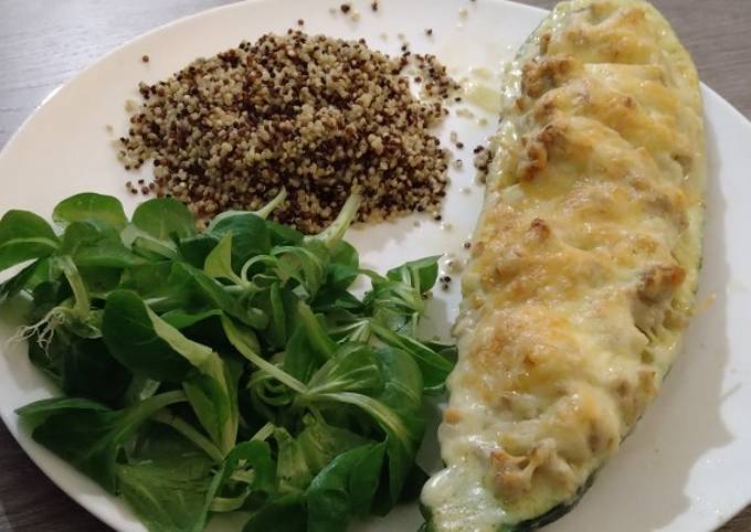 Recipe: Delicious Cheesy filled zucchini with quinoa