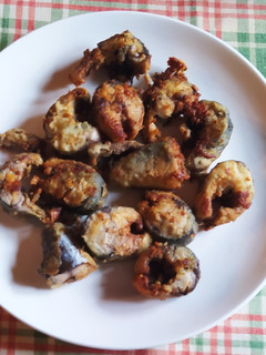 Una foto de Caballa en adobo