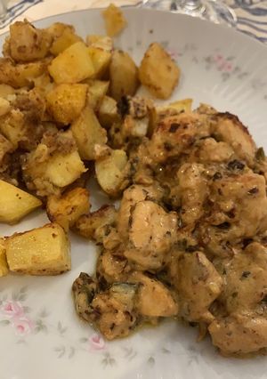 Una foto de Pollo suave al verdeo con papas