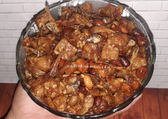 Tempe teri kacang pedas