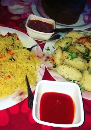 A picture of Vermicelli and fried idli.