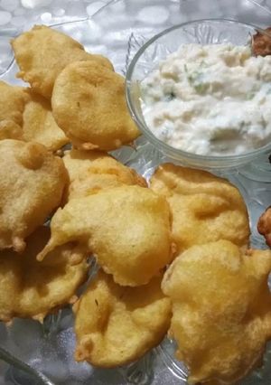 બટાકા ના ભજીયા (Bataka Bhajiya Recipe In Gujarati) રેસીપી મુખ્ય ફોટો