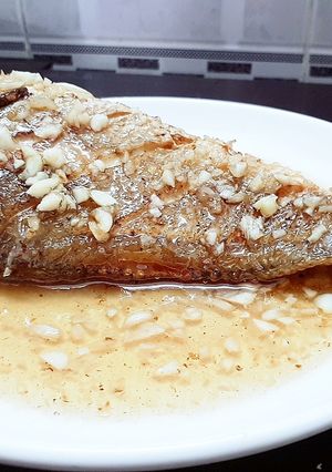Hình của món Cá một nắng chiên giòn sốt dấm ngọt.