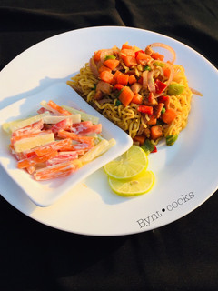 A picture of Stir fry veg noodles.