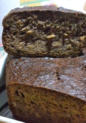 Una foto de Banana bread - pan de banana y nueces