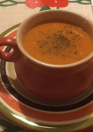 Una foto de Crema de tomates a mi estilo