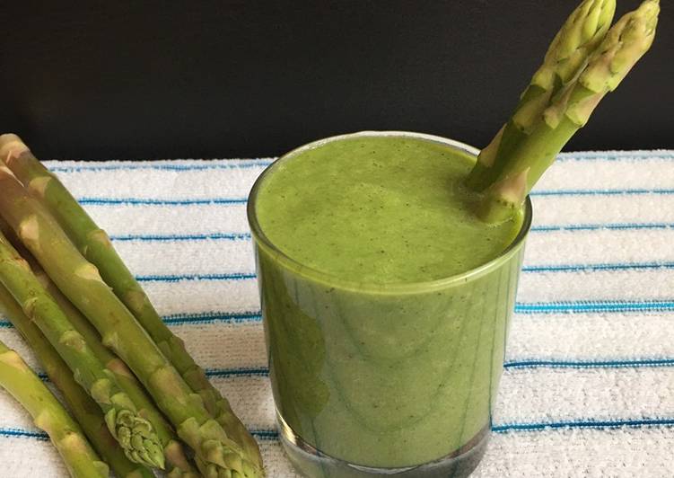 Cara menyajikan Spring Green Smoothie  Sederhana